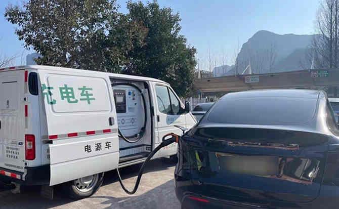 凤泉区汽车搭电